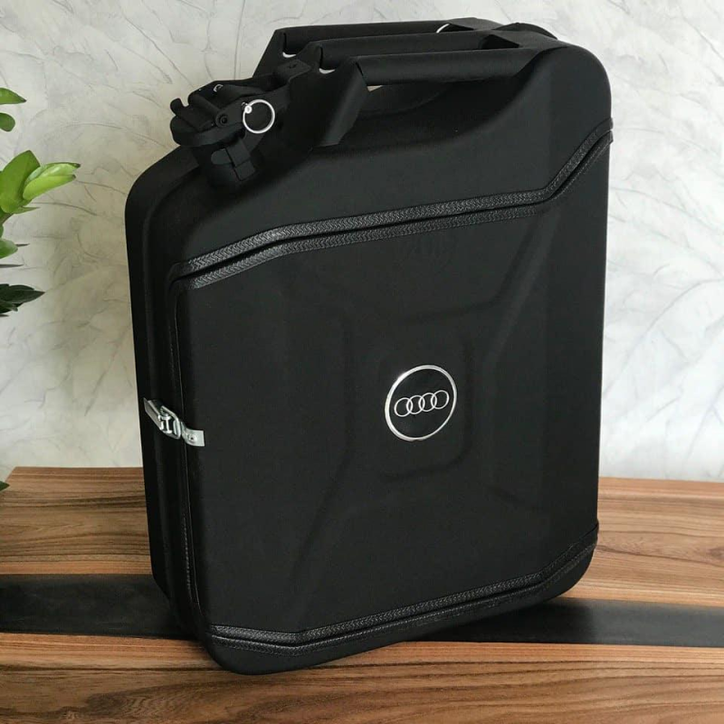 Каністра чорна на 20л. з посудом в подарунок для чоловіка “Міні бар“ / Сейф для алкоголю хлопцю